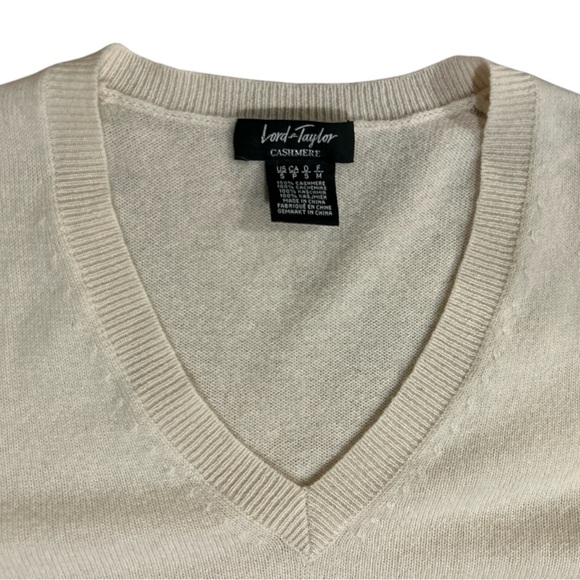 Cashmere Lord & Taylor Sweater Classic V-Neck Women’s Small - Picture 3 of 6